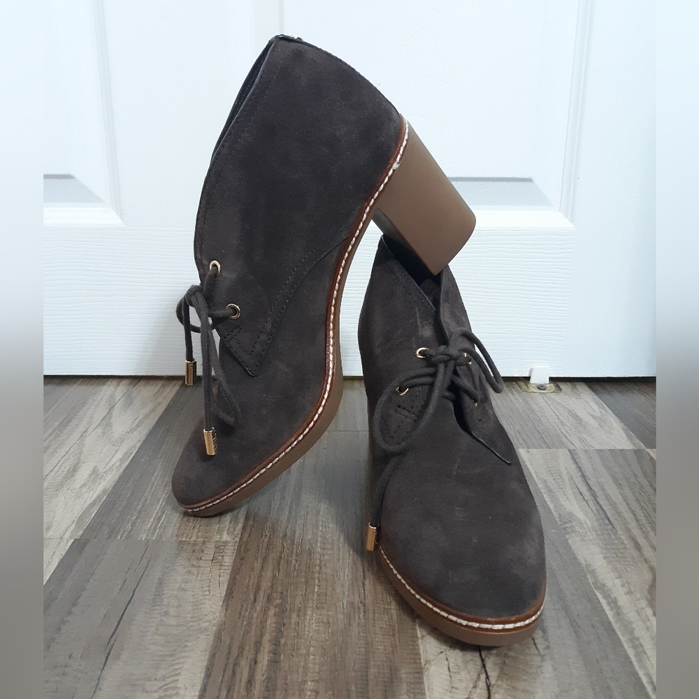 #85. NWOB TORY BURCH ANKLE BOOTIES. SIZE: 10M